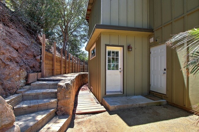 Photo - 3021 Hidden Valley Ln