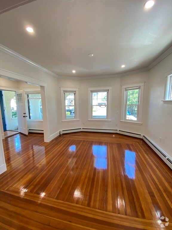 Building Photo - 126 Winsor Ave Unit 1 Rental