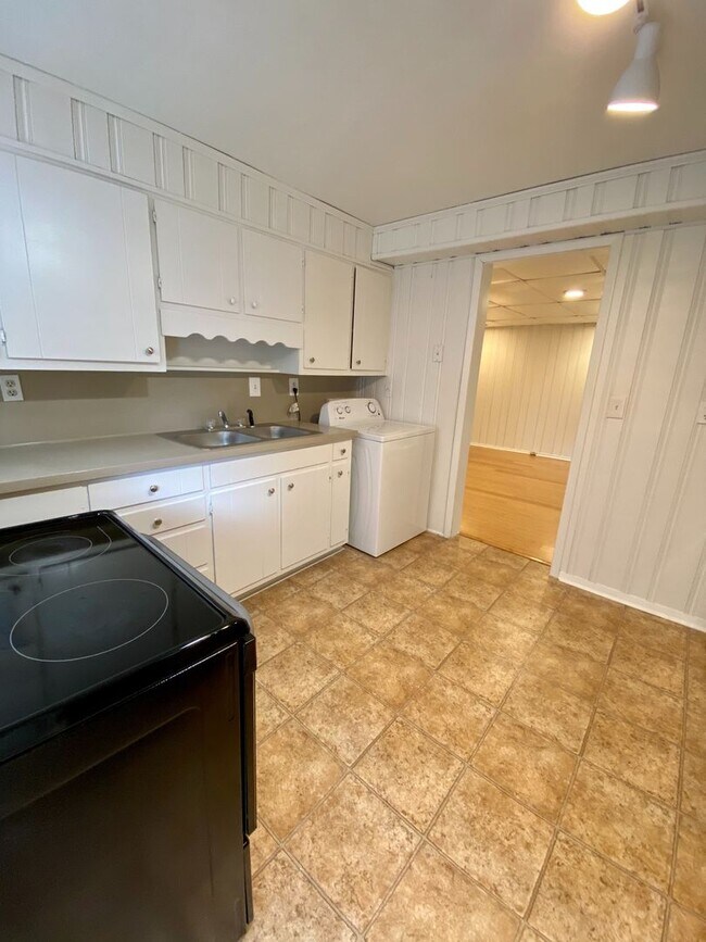 Photo - 205-Hillcrest Unit 205-04