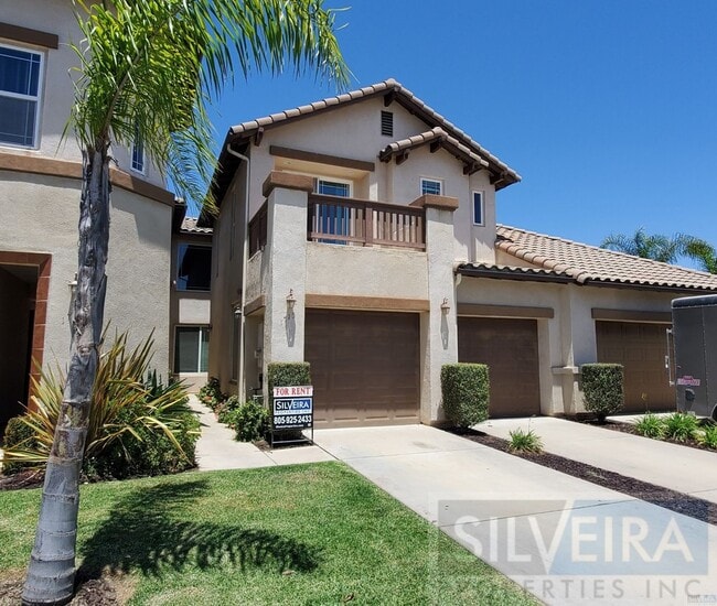 Building Photo - Lovely 2-story townhome located in the La Ventana gated community