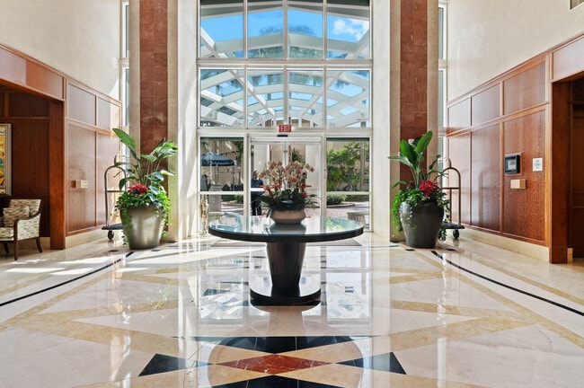 Photo - 347 N New River Dr E Unidad 1509