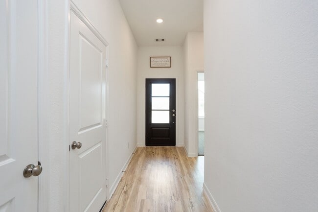 Photo - 4827 Chestnut Valley Ln