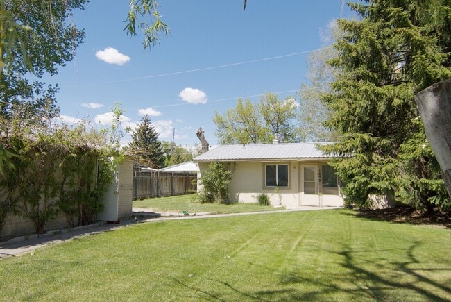 Building Photo - Charming 2 Bed, 1 Bath Home in Idaho Falls!