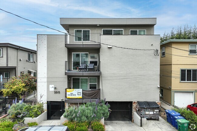 2015 Haste St.