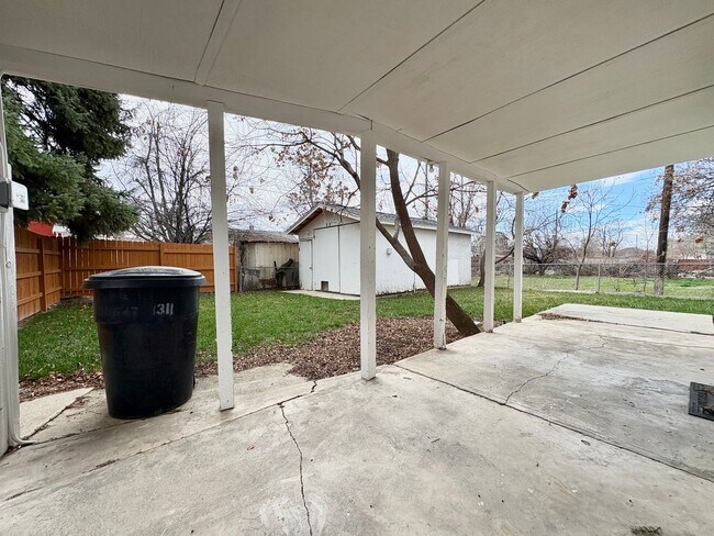 Photo - 330-332 S 1080 E