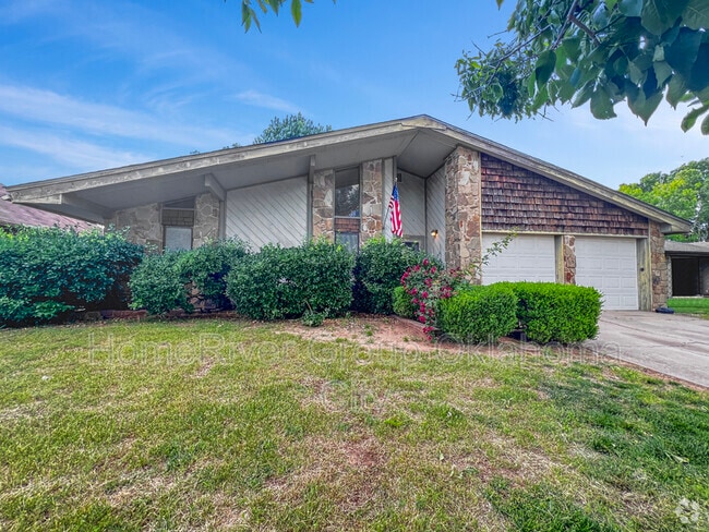 Building Photo - 9005 N Davis Ave Rental