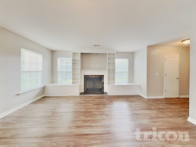 851 Red Oak Tree Dr