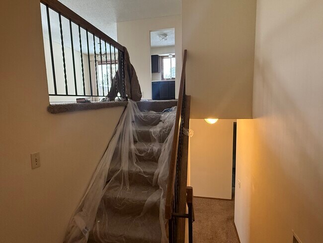 Photo - 2528 Birchview Ln