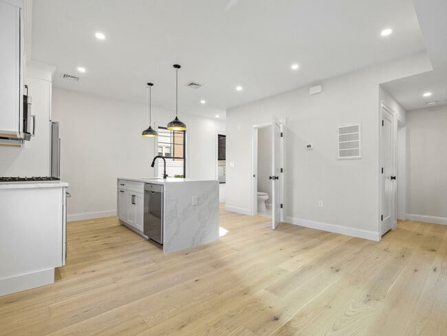 Photo - 48 Woodward St Unit 3