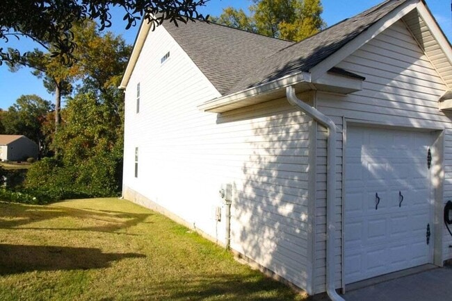 Photo - 2101 Reserve Ln
