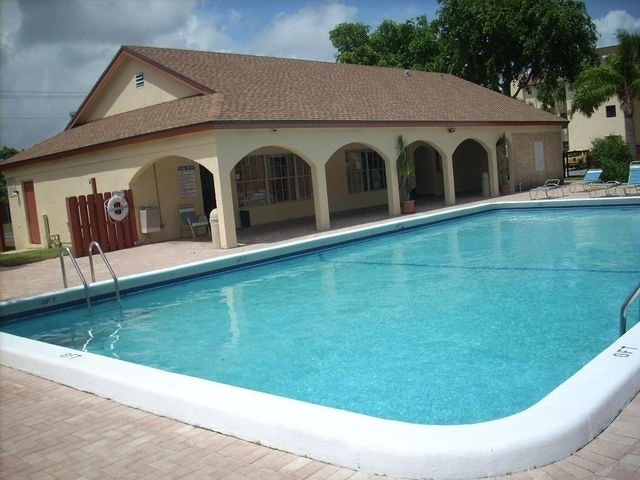 Photo - 460 NW 20th St Unit 105