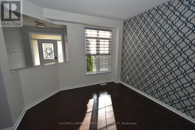 Photo - 413 Blackleaf Dr