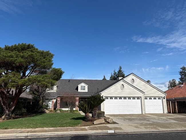 Building Photo - 697 Cromwell Ave