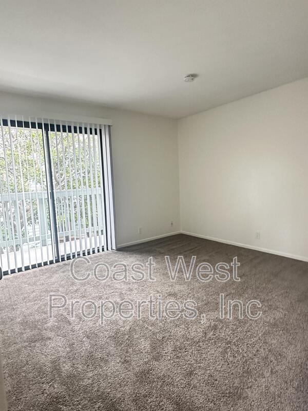 Photo - 382 Acacia Ave