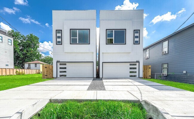 Building Photo - 3619 Bremond St