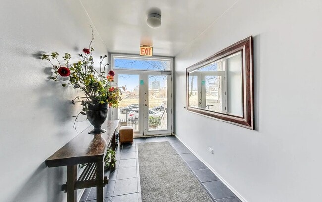 Photo - 1343 N Mohawk St Unit 2N