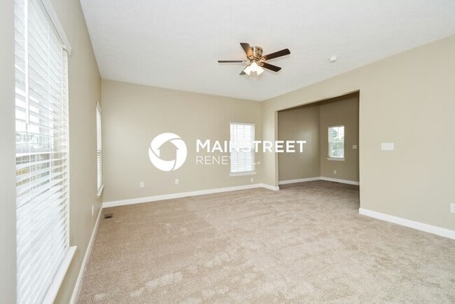 Building Photo - 4 Bedroom Pet-Friendly Home in Louisville,...