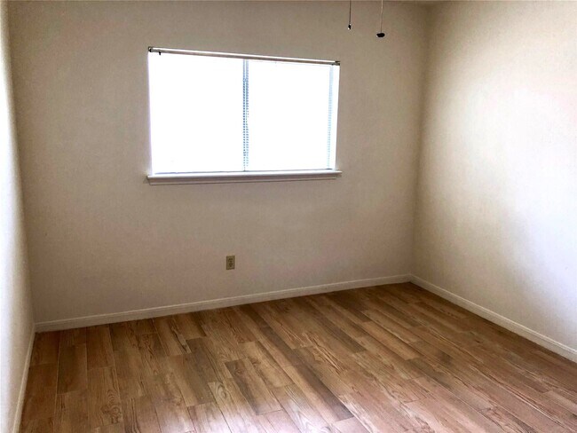 Photo - 15650 Pebble Lake Dr