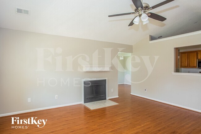 Photo - 6115 Country Walk Dr