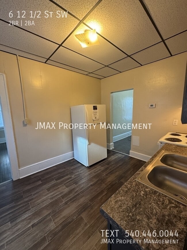 Photo - 6-12 1/2 12 1/2 St