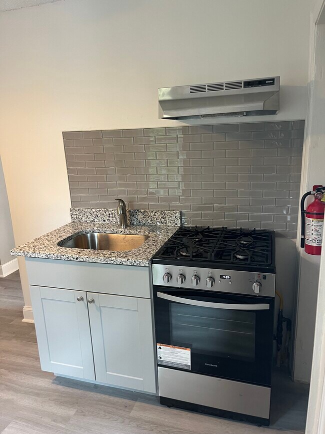 409 Newton Ave Unit 2