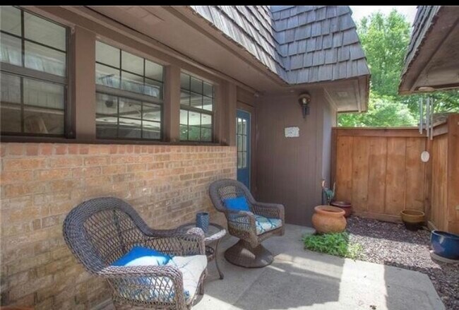 Photo - 3005 Tanglewood Park W