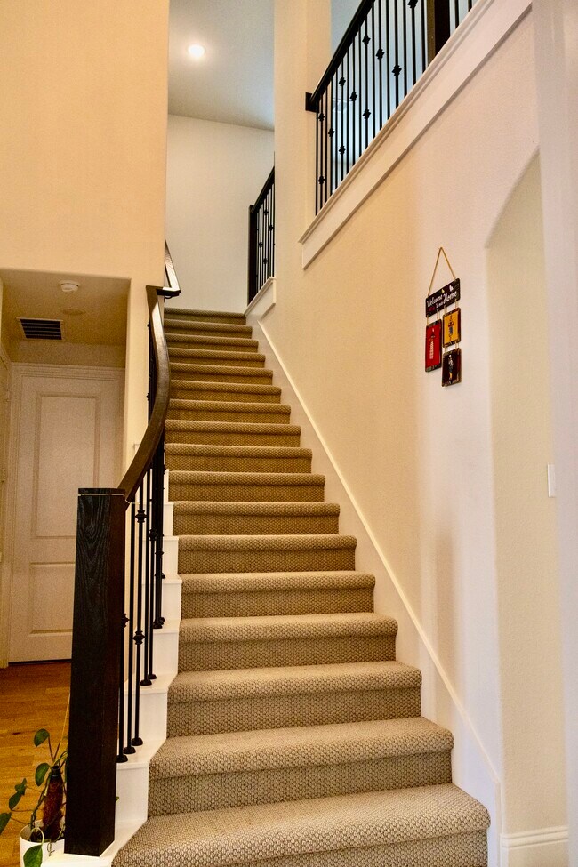 Photo - 1725 Friendship Ln