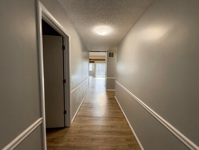 Photo - 3460 E Catalpa St