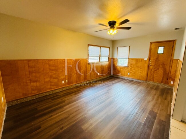 Photo - Large 3/2 with 2 living areas