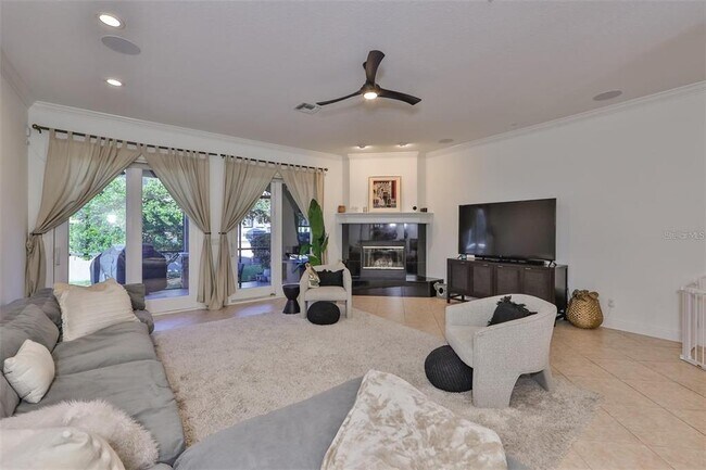 Photo - 602 Saxony Blvd