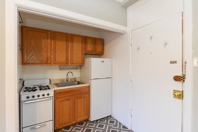 Photo - 3824 N Fremont St Unit 512