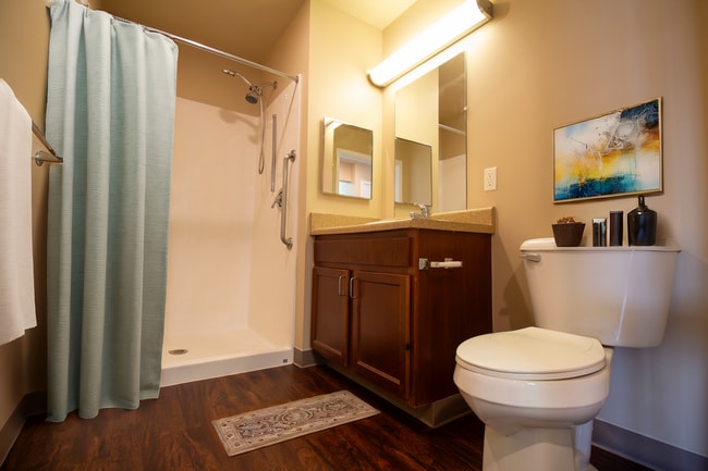 Photo - Oakwood Manor Senior Living