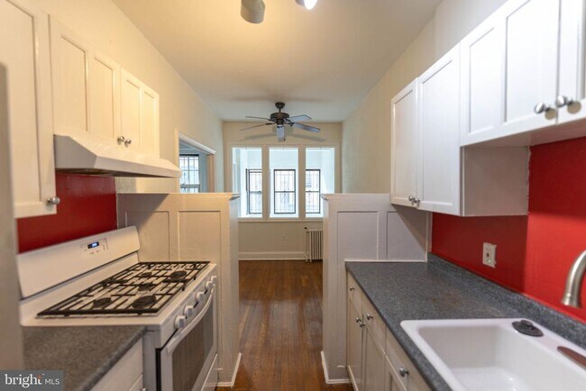 2032 Belmont Rd NW Unit 221