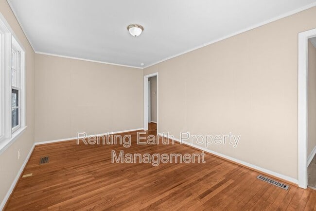 Photo - 2421 Circle Dr
