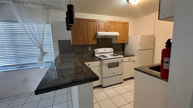 Photo - 2138 SW 6th St Unit 102