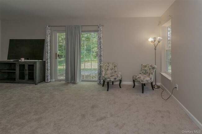 Photo - 423 Kings Hwy