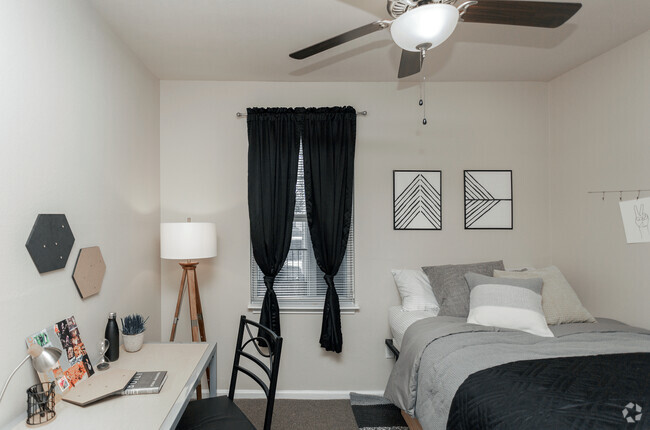 2BR, 2BA - 760 SF