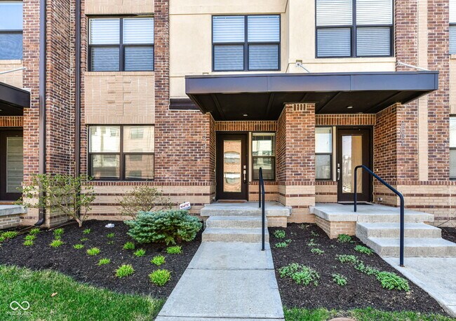 Photo - 2579 Filson St