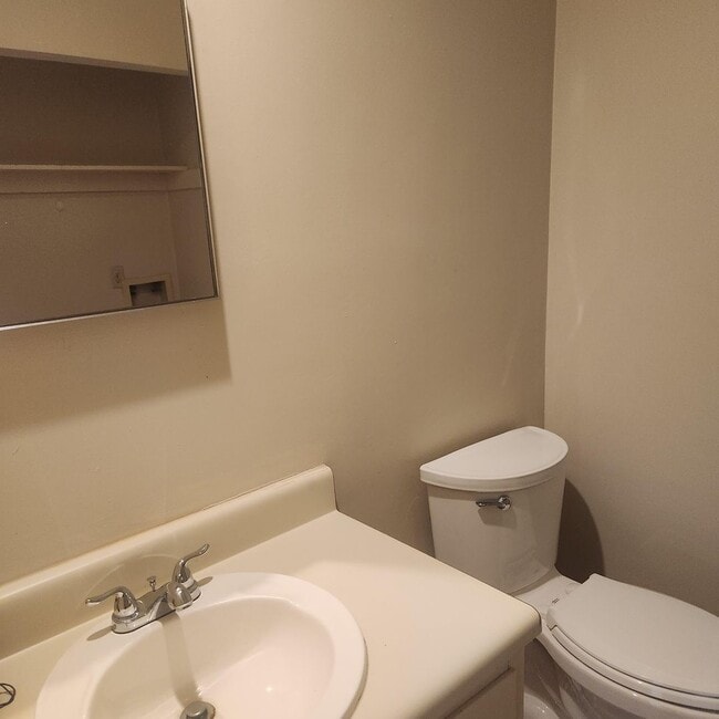 Photo - 3853 Staffordshire Ln