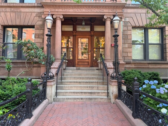 Photo - 416 Marlborough St Unit 102