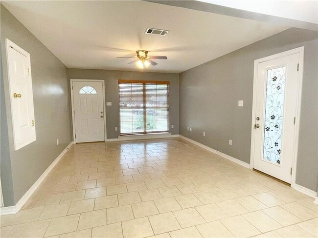 Photo - 281 Olive Dr