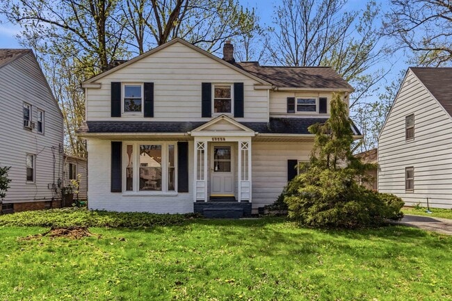 Building Photo - Charming 3BR Home in Warrensville Heights | Fresh Interior + New Roof | CMHA Welcome