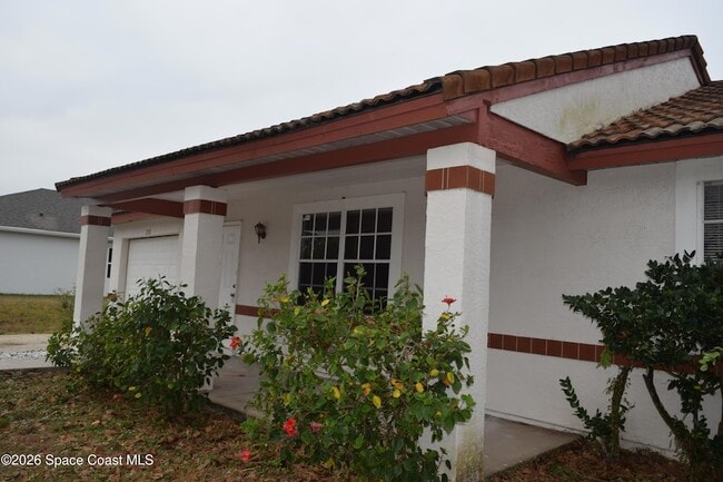 Photo - 213 Abello Rd SE