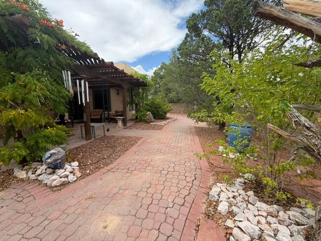 Photo - 6105 Carousal Ave NW
