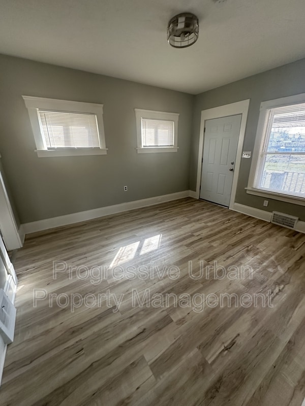 Photo - 4301 W 41st St