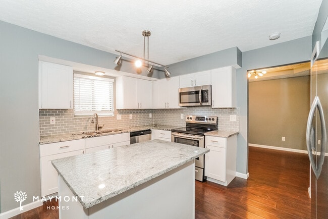 Photo - 3041 Hollybank Rd