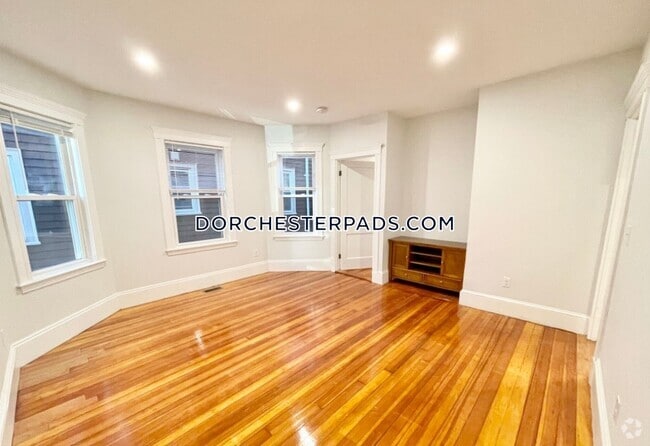 Building Photo - 68 Bakersfield St Unit 1 Rental