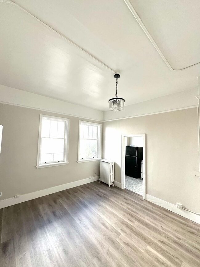 Edgecliff Apartments