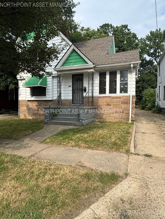 Building Photo - Stunning 4 beds 1 bath in Cleveland! Rental