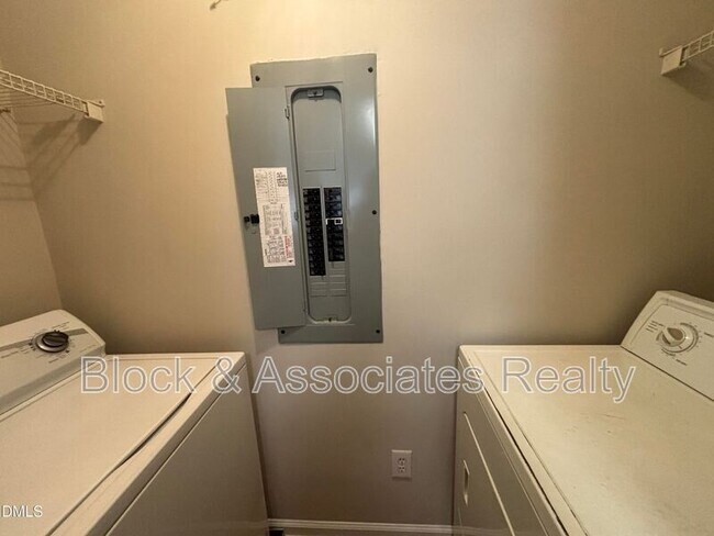 Photo - 1950 Trailwood Heights Ln Unidad #204